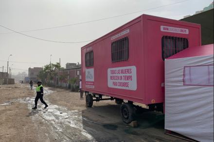A mobile unit serving women in Ate, Peru