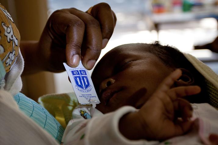 Similar to a ketchup packet, the Pratt Pouch preserves a single dose of antiretroviral medicine.