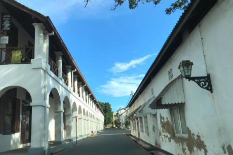 A quiet street in Galle, Sri Lanka, during COVID-19 lockdown. (Photo courtesy of Champica Bodinayake)