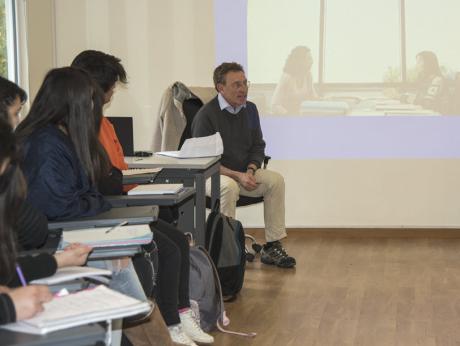 Neil_Prose_Conducts_Training