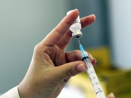 Vaccination Needle. Photo by PAHO.